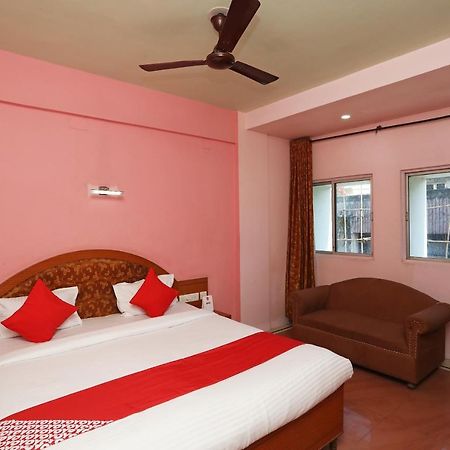 Hotel Keshari Бхубанешвар Екстериор снимка