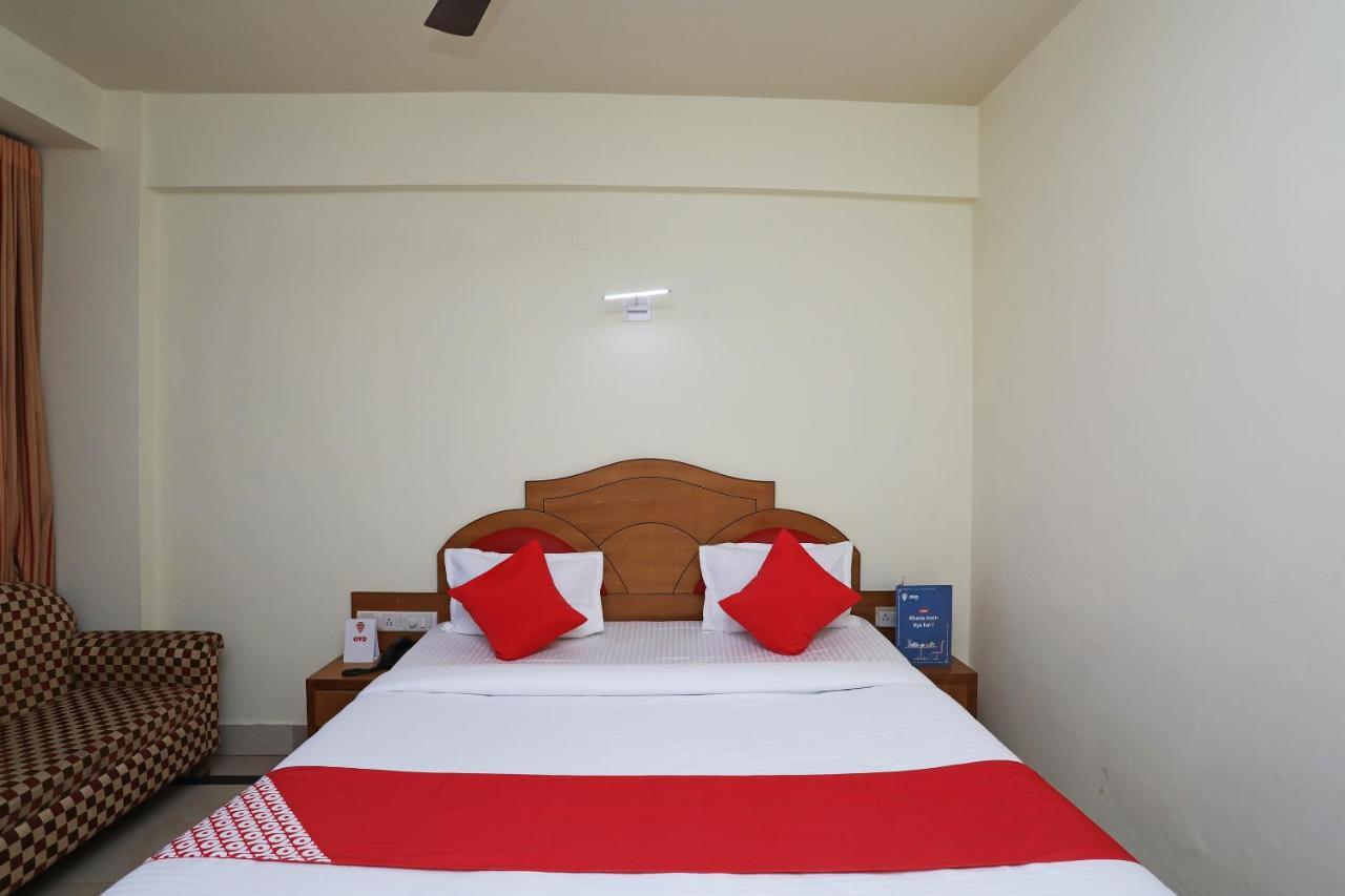Hotel Keshari Бхубанешвар Екстериор снимка