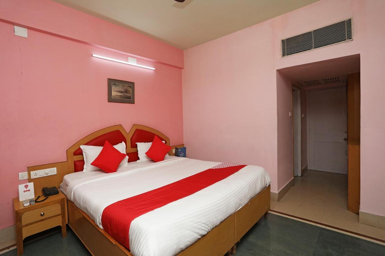Hotel Keshari Бхубанешвар Екстериор снимка